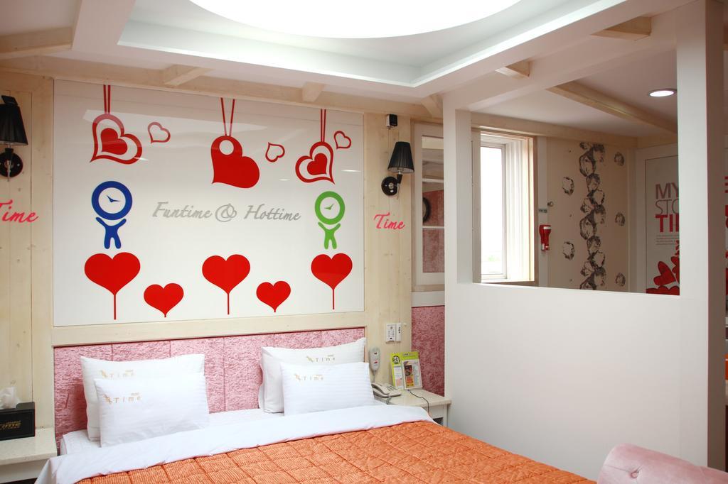 Time Motel Гиеонгджу Екстериор снимка