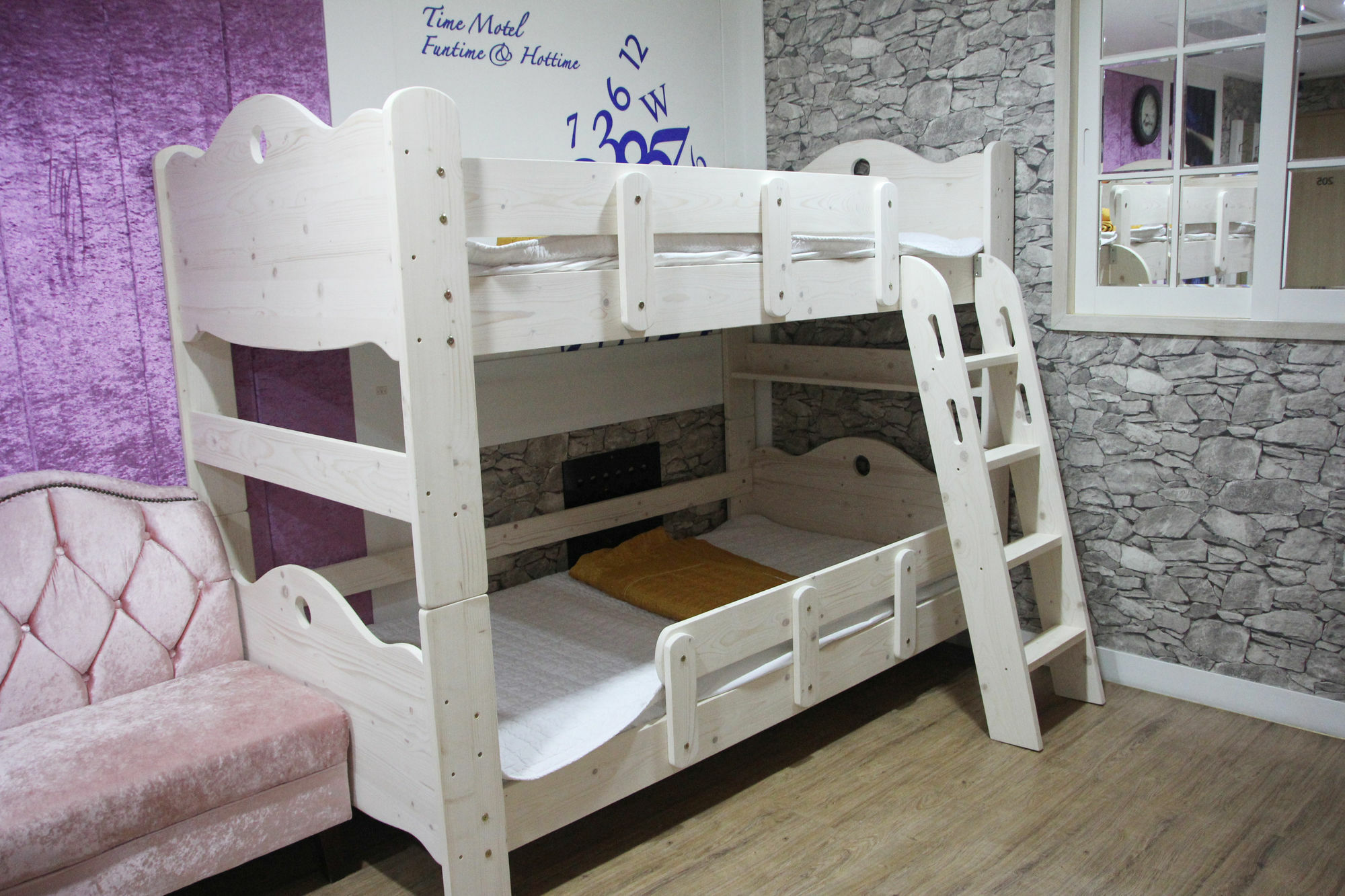 Time Motel Гиеонгджу Екстериор снимка